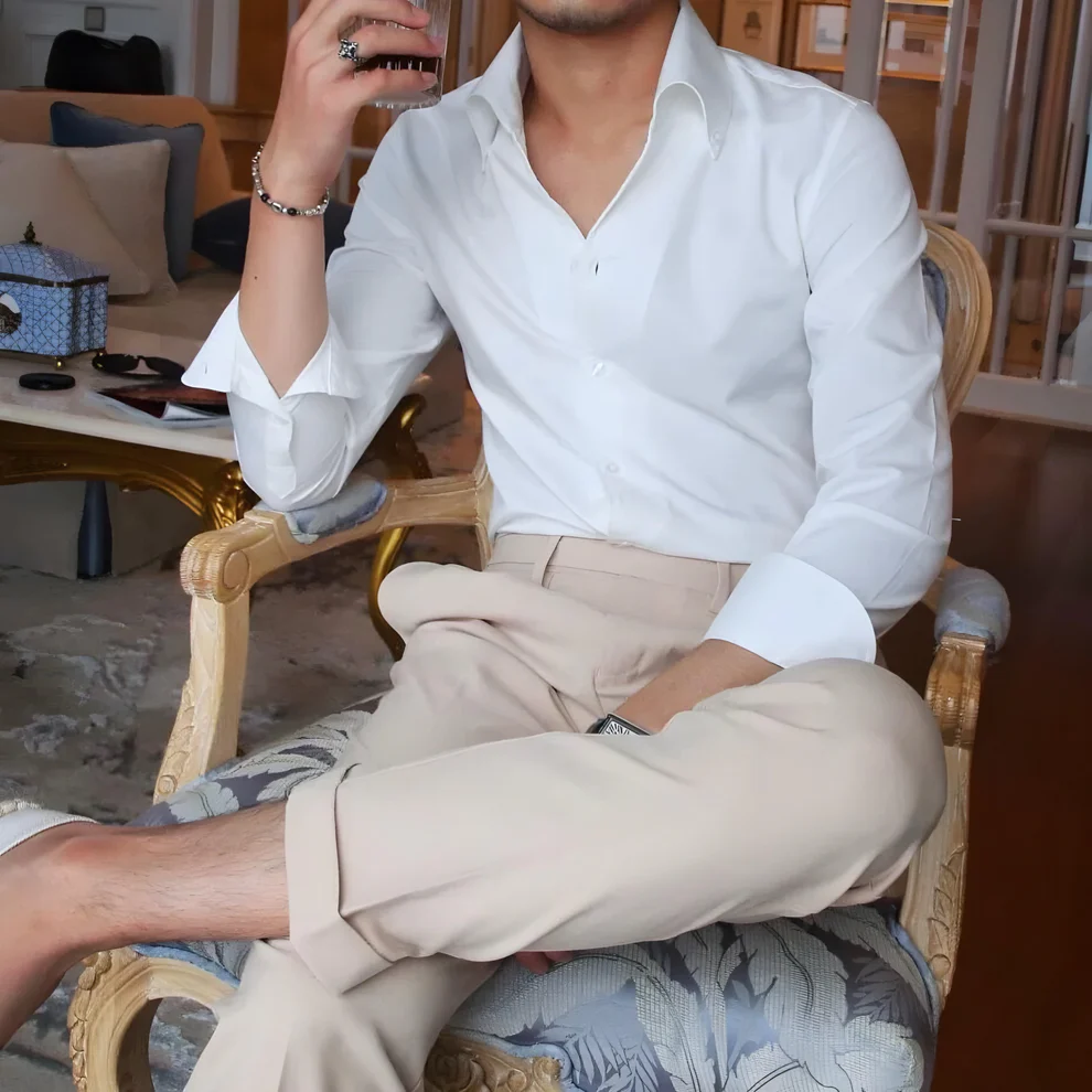CLASSIC BUTTON-DOWN SHIRT
