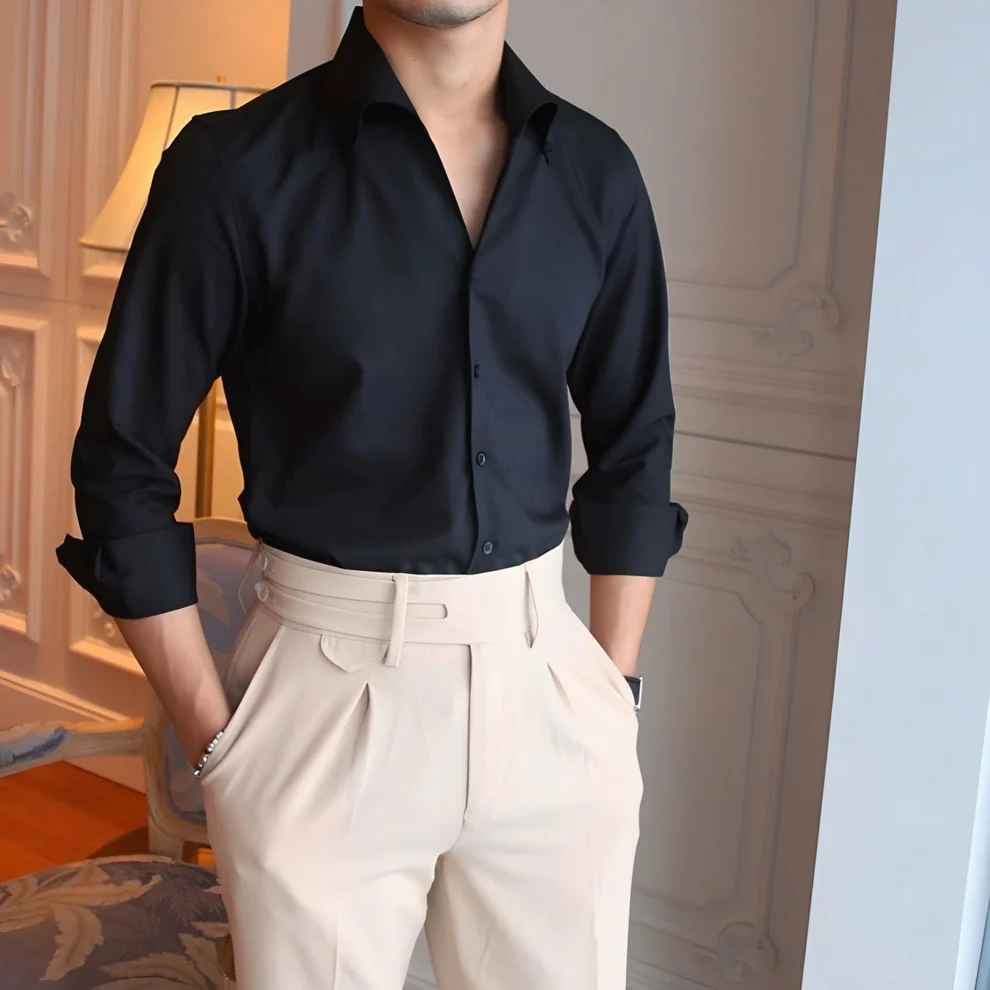CLASSIC BUTTON-DOWN SHIRT
